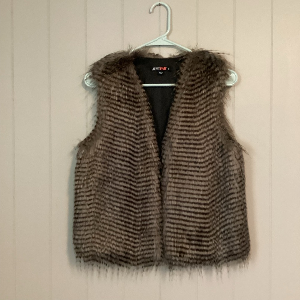 **RARE-FIND** JustFab Faux Fur Vest in Brown and Black